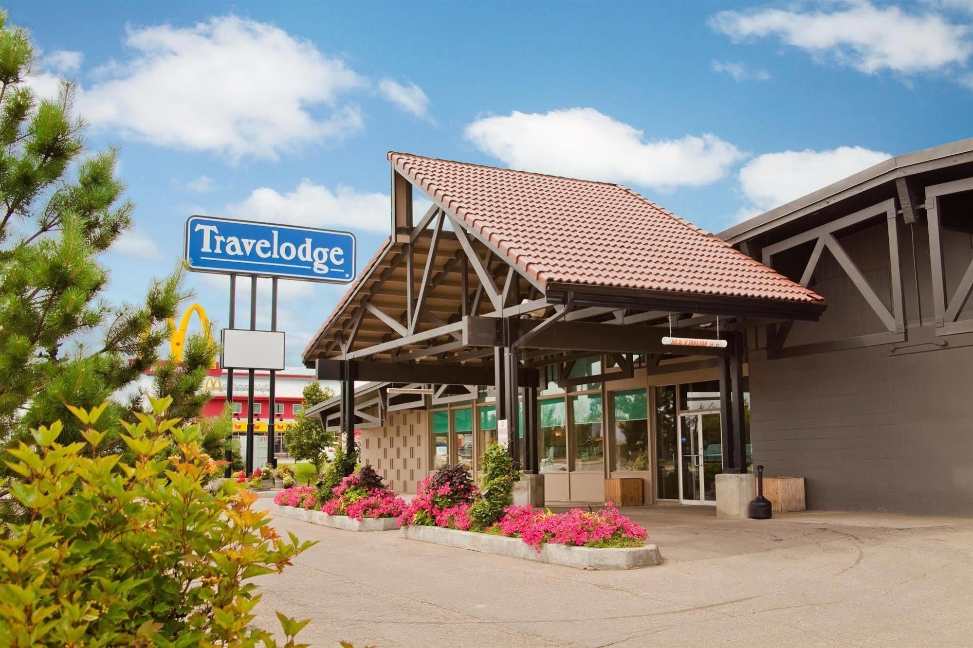 Travelodge By Wyndham プリンス・アルバート エクステリア 写真