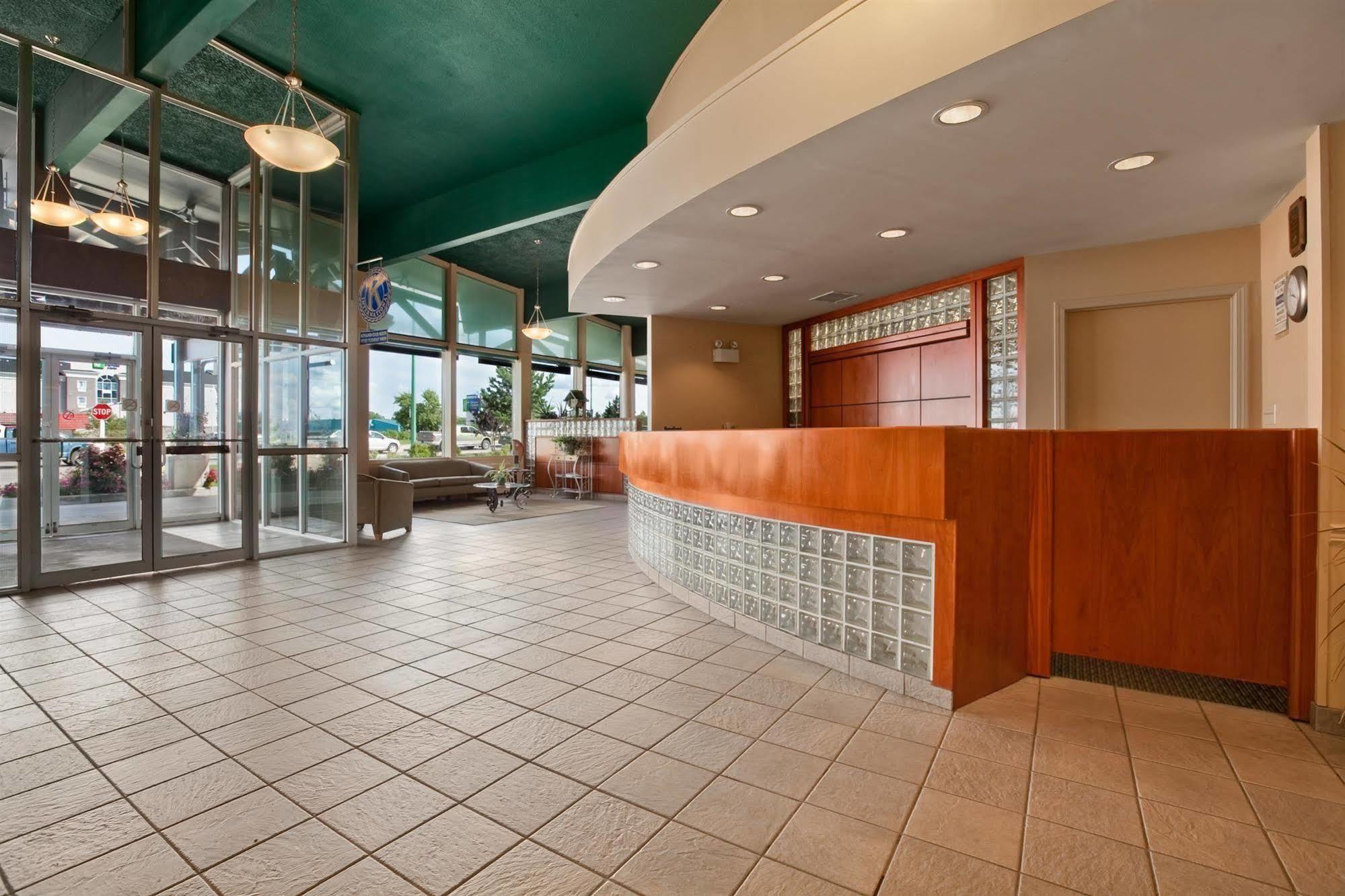 Travelodge By Wyndham プリンス・アルバート エクステリア 写真